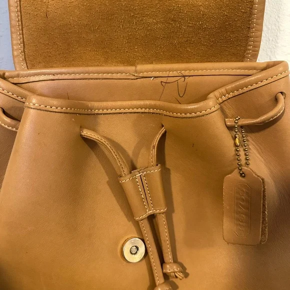 Vintage Coach Backpackck - Picture 3 of 8